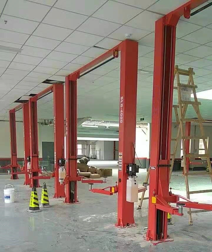 China Factory Precision Customized Car Lifting Machine Auto Hydraulic Car Lift with 4000kg Lifting Capacity/4.5tons Clear Floor Two Posts Lift Machine with CE